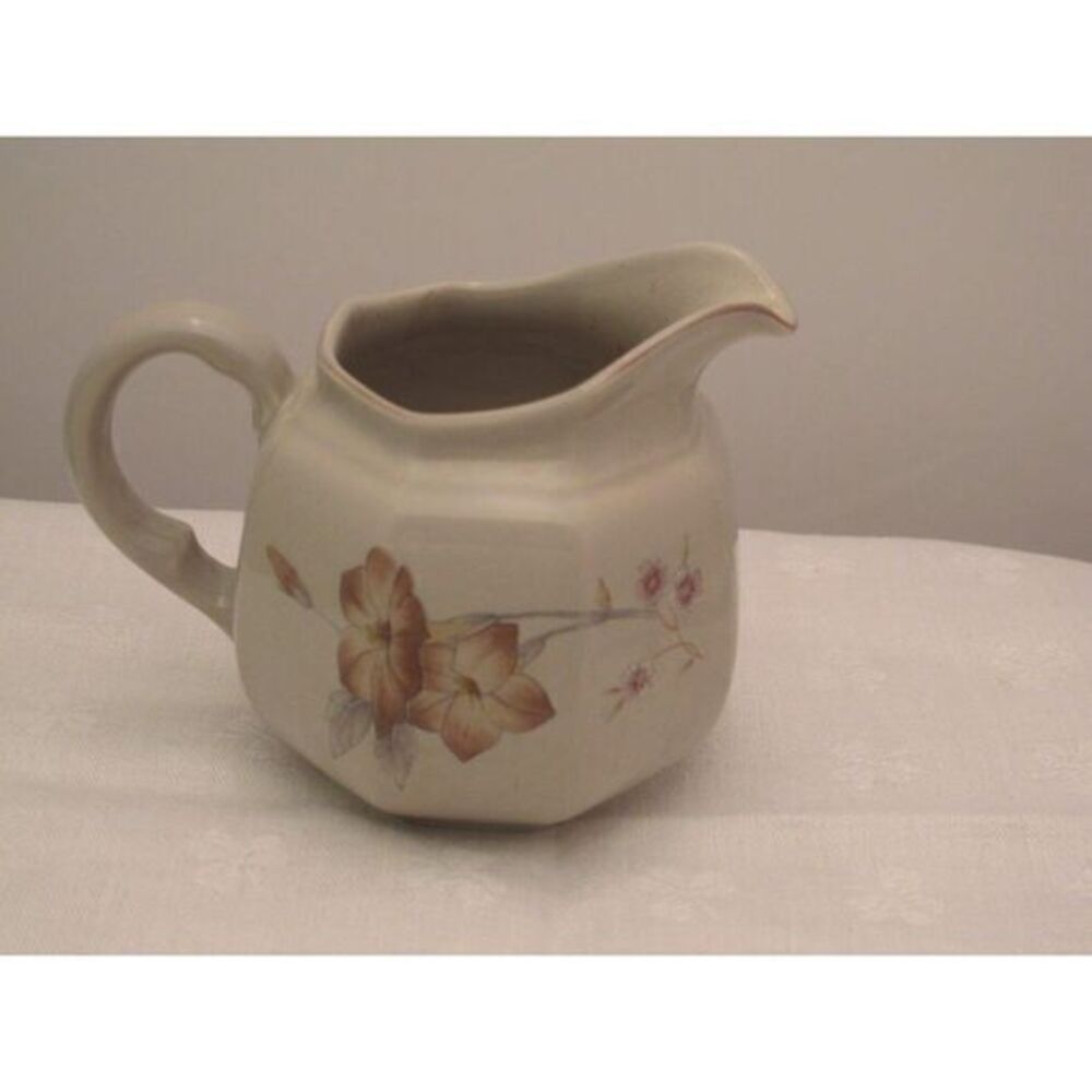 Mikasa‎ Woodland Continental Creamer